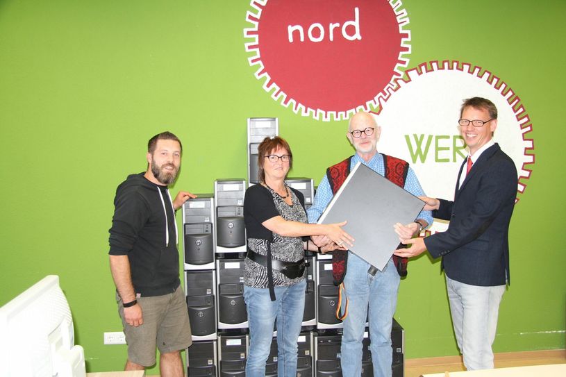 Rosaro Avanzato, Inge Buschmann, Bernd Weihmann (alle Bürgerhaus Trier-Nord) und Prof. Dr. Jörg Lohscheller. Foto: FF