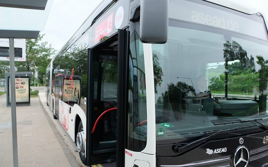 Auf den Linien 11, 22, 23, 51, 69, 66V, 82V, 84 und bei einigen Verstärkerbussen im Schulbusverkehr. Einige Fahrten starten früher.