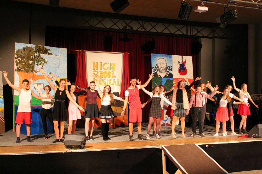 Die Schüler des St. Michael-Gymnasiums Monschau präsentieren am Wochenende das »High School Musical«. Dabei sind sie nicht nur Darsteller auf der Bühne, sondern auch für Drehbuch oder Choreographie verantwortlich.