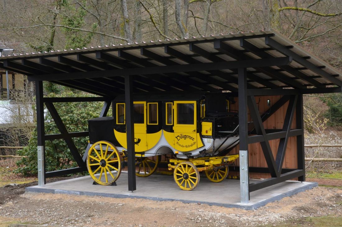 Historische Postkutsche findet letzte Bleibe am Erkensruhrer »Backes«.