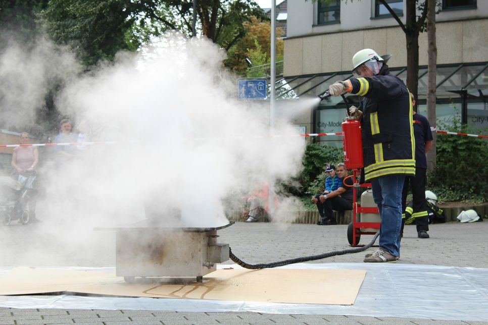 Feuerlöschertraining. Foto: Feuerwehr Euskirchen