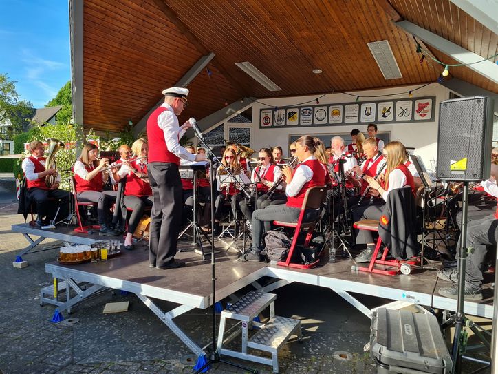 Der Musikverein "Eintracht" Konzen spielt reichlich auf zur Pankratiuskirmes.