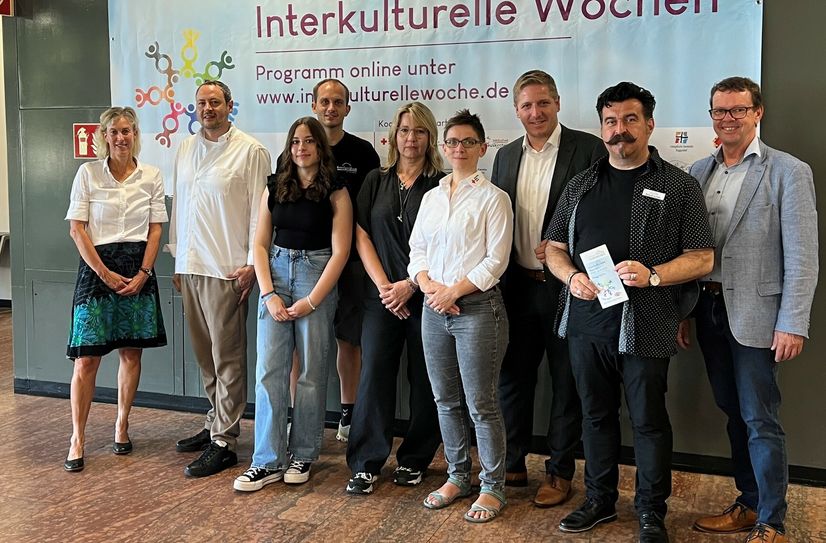 Vertreter de Kooperationspartner, die sich an den Interkulturellen Wochen im Kreis Euskirchen beteiligen, stellten im Kreishaus das Programm vor.