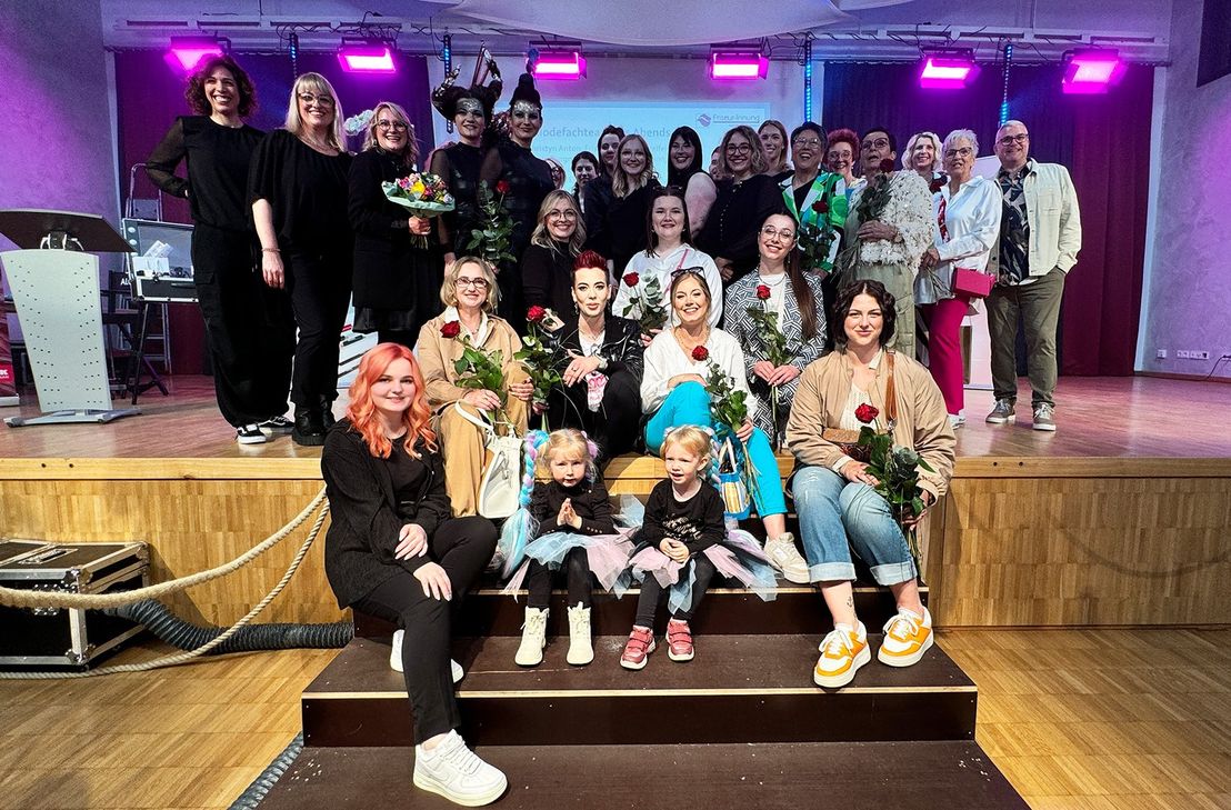 Abschlussfoto vom vergangenen Jahr. Bei der diesjährigen Show werden wieder rund 30 Akteure die Show gestalten.