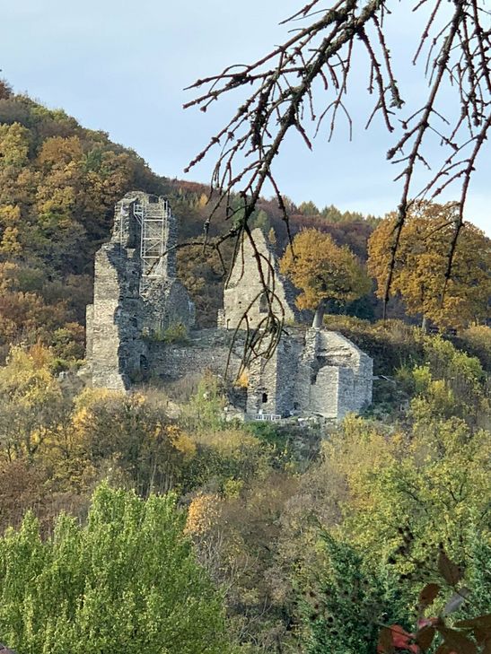 Burgruine in Isenburga.