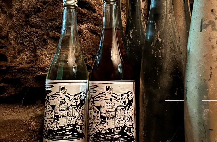 Nach Weißweinschorle wurde nun eine Rotlingschorle mit Perlenbachwasser kreiert.