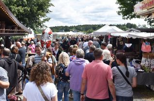 Das Interesse am Beller Markt ist groß, wie die Anzahl der Besucher jährlich zeigt.