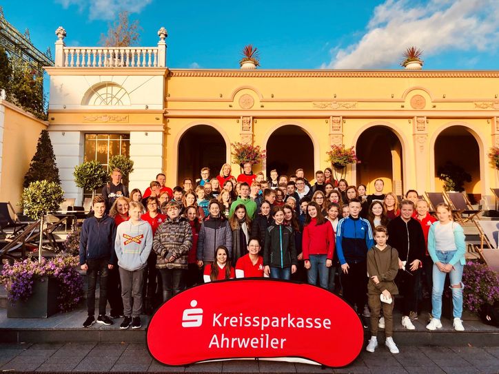 So wie im vergangenen Jahr, lädt die KSK Ahrweiler auch in diesem Jahr Jugendliche ins Phantasialand ein.