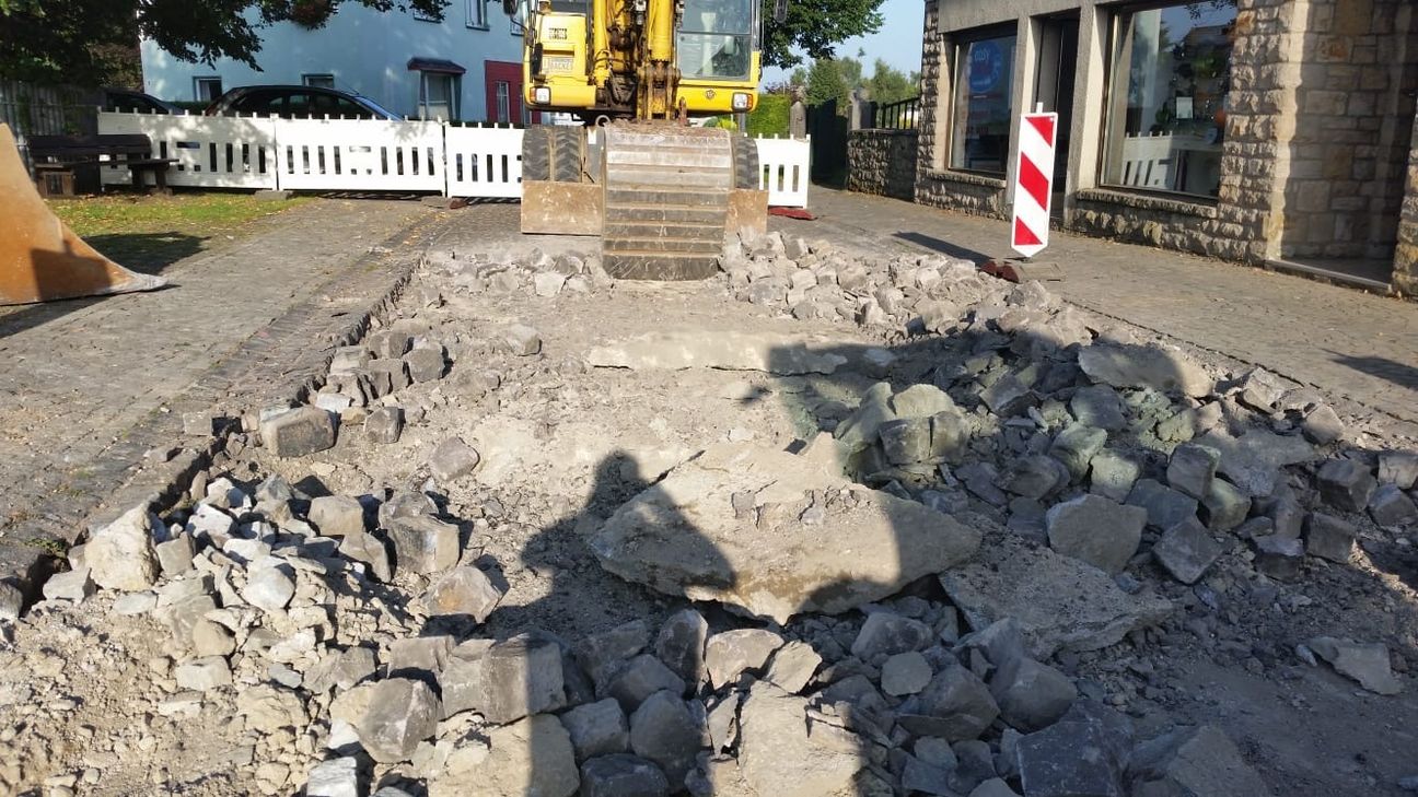 Der Endausbau der Nebenstraßen in Eicherscheid wurde 2017 und 2018 vorgenommen. Offen ist noch, wer die Anliegerbeiträge bezahlt, die die Hälfte der Baukosten betragen. Auch die Kostenverteilung in Steckenborn, wo nächstes Jahr die Endschicht aufgetragen werden soll, steht noch nicht. Foto. G. Scheidt