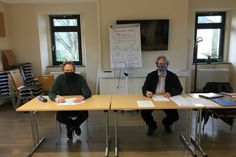 Der erste Vorsitzende Christoph Unger (links) sieht in dem Konzept zur Neugestaltung eine große Change, um für die Arbeit der Feuerwehren im Lande noch mehr Begeisterung zu entfachen und neue Mitstreiter zu gewinnen, aber auch um mehr Zeit für Kontakte in die rheinland-pfälzische Feuerwehrszene, für den fachlichen Austausch und für die Beschäftigung mit der Sammlung, ihre Pflege und ihren Ausbau zu haben. Foto: Feuerwehrmuseum