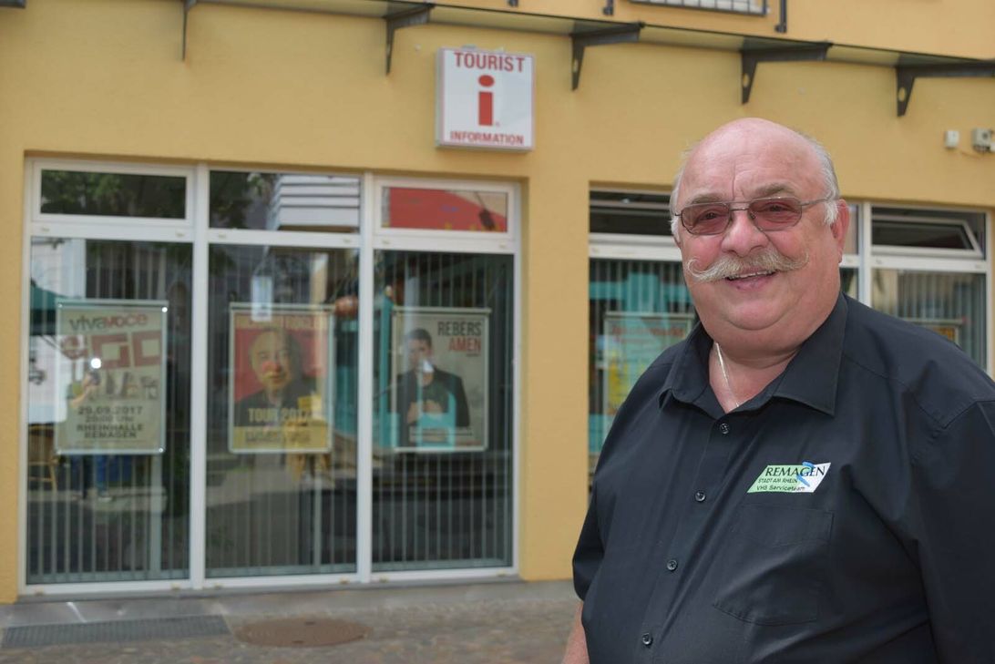 Mehr als 30 Jahre lang war Martin Tillmann Chef der Tourist-Info in Remagen. Außerdem organisierte er das Kulturprogramm in der Rheinhalle. Foto: Scholl