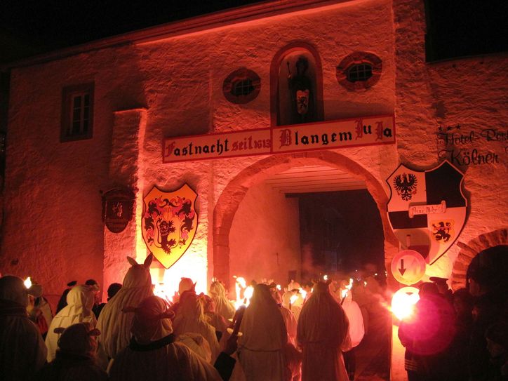 Einer der ältesten und traditionsreichsten Züge im Lande ist der Geisterzug in Blankenheim, der mit seiner ganz besonderen Atmosphäre jedes Jahr viele Besucher in seinen Bann zieht.