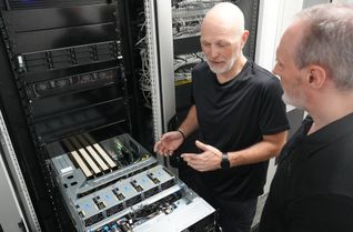 Ralf Becker (Rechenzentrum Hochschule Trier) und Prof. Dr. Georg Rock (Fachbereich Informatik, Hochschule Trier)