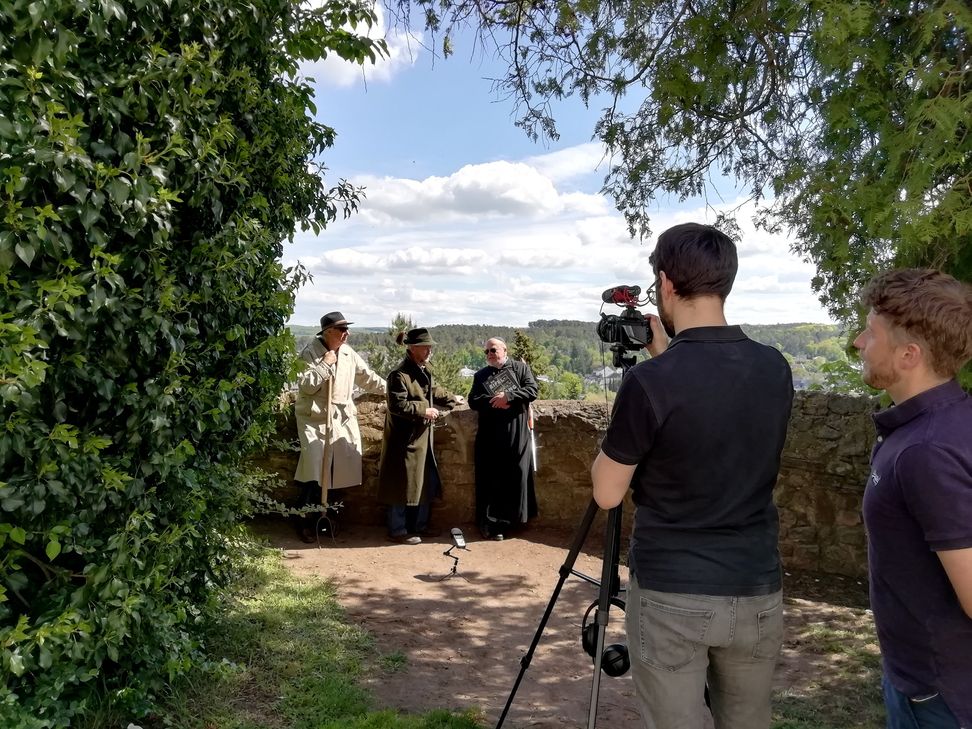 Auch an einem der Wahrzeichen Mechernichs, der Alten Kirche, wurde eine Sequenz mit den »Eifel-Gängstern« gedreht. Foto: Barbara Hochgürtel/pp/Agentur ProfiPress