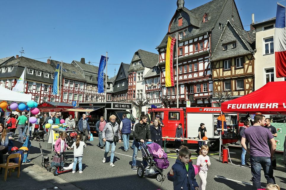 Der Adenauer Frühlingsmarkt lädt zum Bummeln auf der Hauptstraße des sehenswerten Städtchens ein. Ein kurzweiliger Tag ist garantiert.