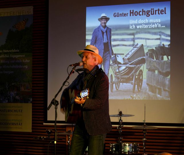 Bei einem musikalischen Stelldichein präsentierte Günter Hochgürtel seine neue CD in Nettersheim. mn-Foto