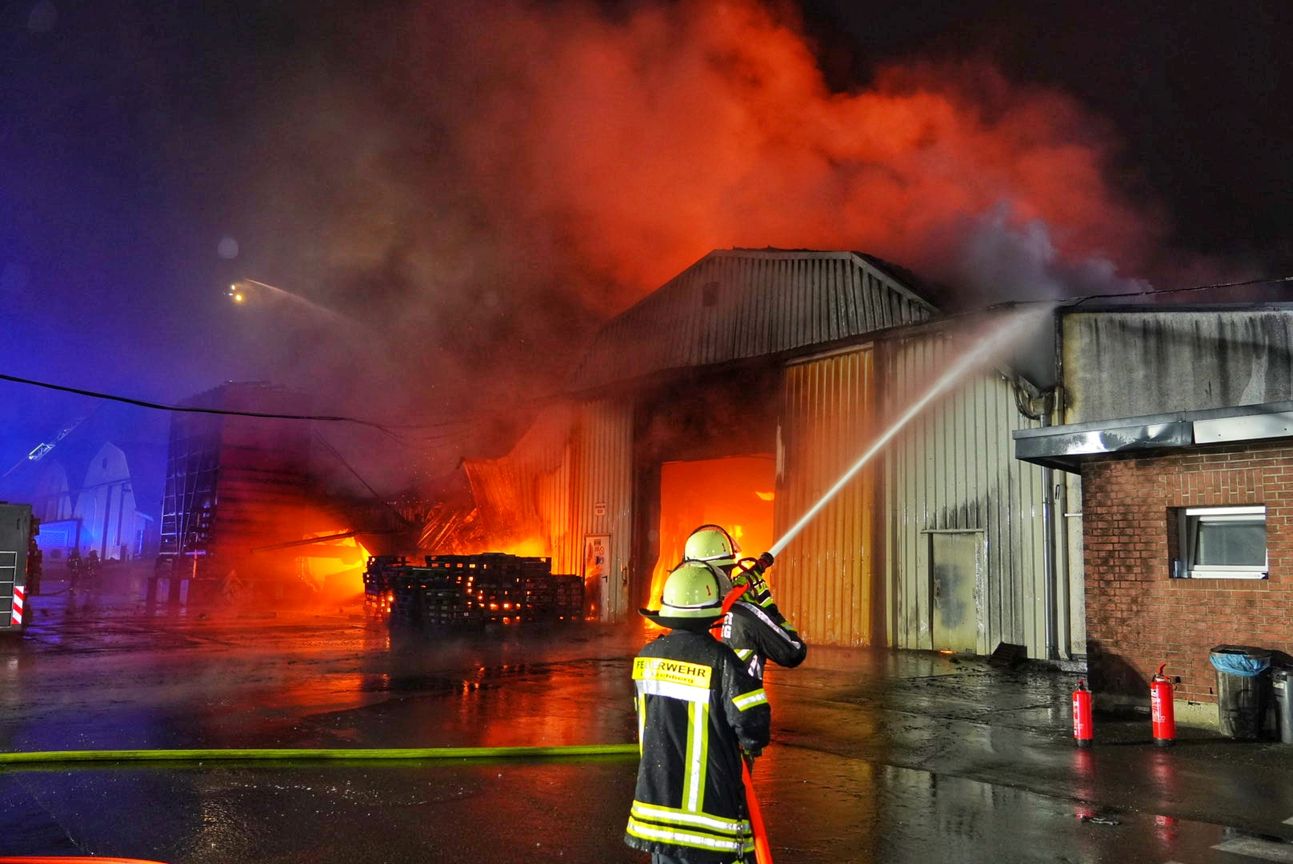 Großbrand am Flughafen Hahn