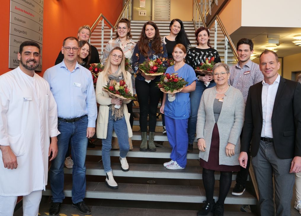 Elf Mitarbeitende feierten ihre bestandene Weiterbildung.