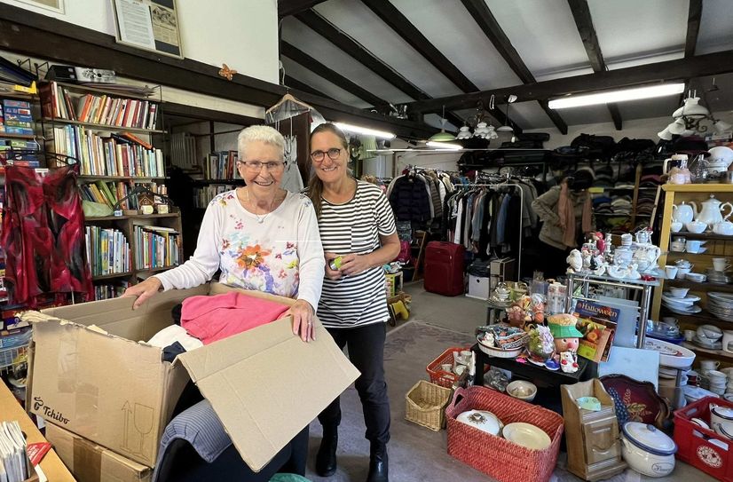Anna-Maria Jansen, Vorstand und Mitarbeiterin in Personalunion, und ihre Mitstreiter schließen im kommenden Sommer nach vielen Jahren das als »Alternativladen« bekannt gewordene Roetgener Sozialkaufhaus an der Bundesstraße 77.