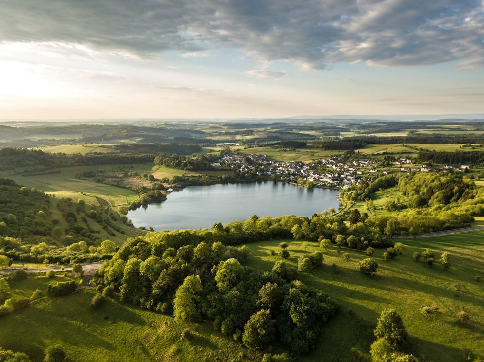 Das Schalkenmehrener Maar in der Vulkaneifel