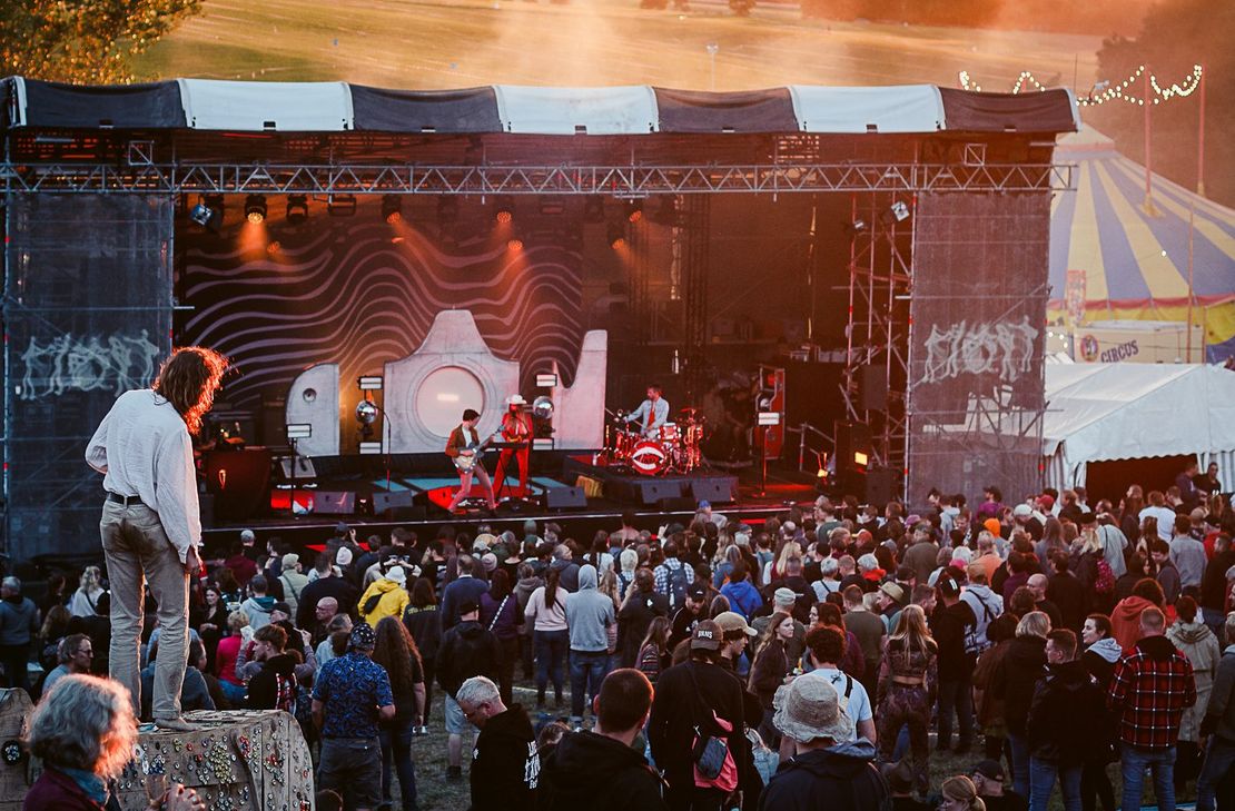 30 Bands und Einzelinterpreten auf und sorgen für ein interessantes, abwechslungsreiches Programm.