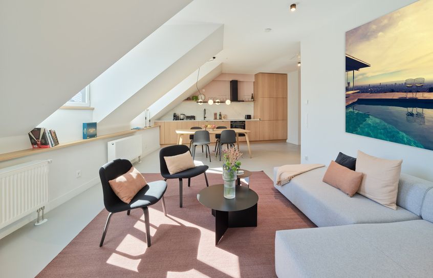 Mit dem Verkauf klassischer Ferienhäuser hat Marvin Jeske 2009 begonnen. Sein Geschäftsfeld hat er um Wohn- und Geschäftsimmobilien erweitert.