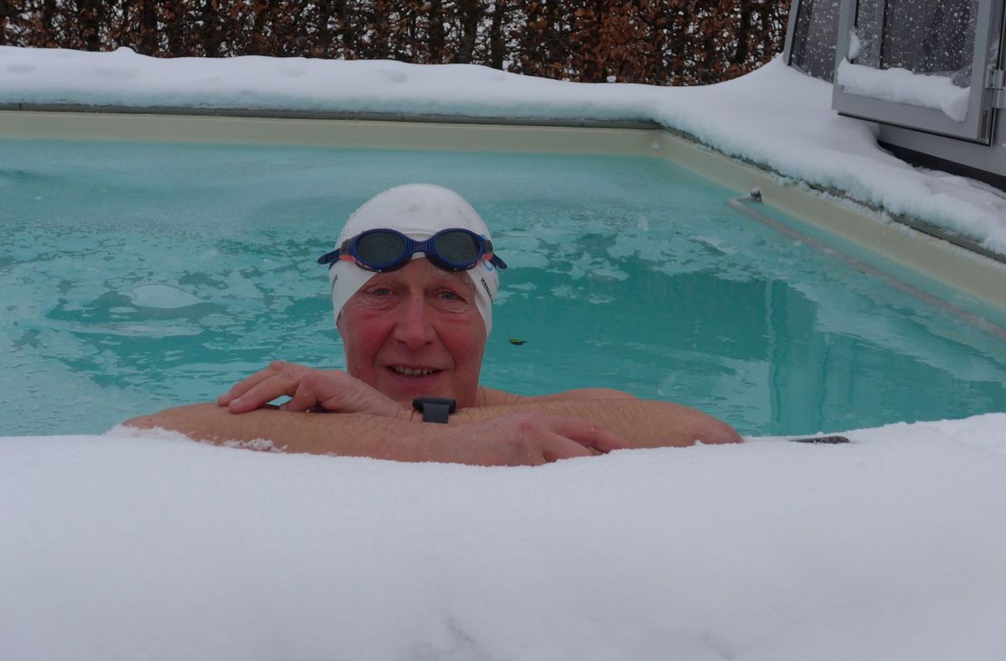 »Eisschwimmen im heimischen Pool bringt Glücksgefühle«, sagt Georg Dreuw.