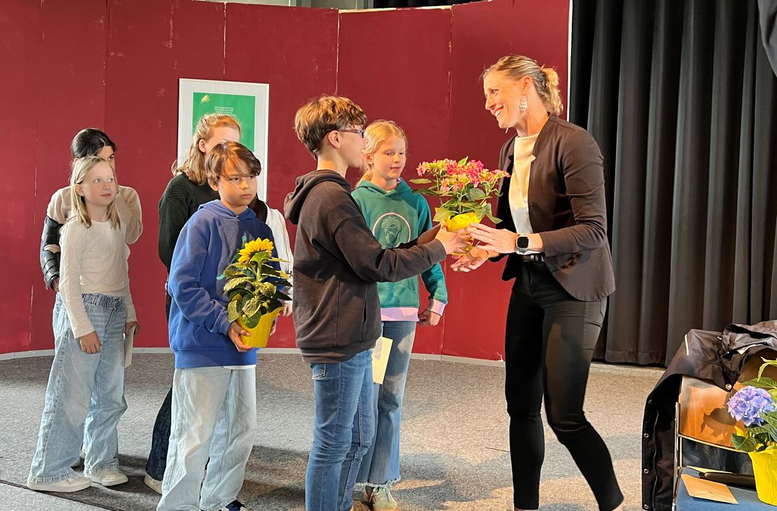 Die Fünftklässler am MGM danken Monschaus Bürgermeisterin Dr. Carmen Krämer für deren Offenheit, aber auch Klarhiet, dass es an den Kindern und Jugendlichen selbst liegt, sich politisch zu engagieren und ihren Wünschen Gehör zu verschaffen.