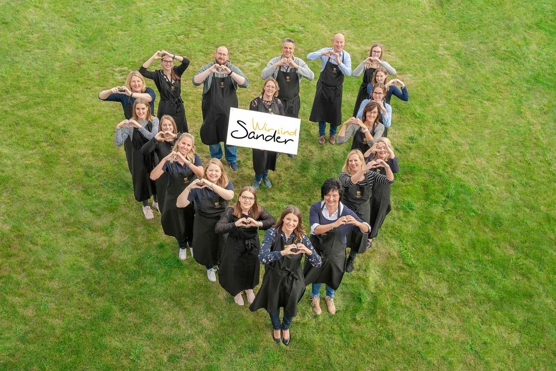 Für die Mitarbeiter der Sander Gruppe ist die Weihnachtsaktion für die Tafeln eine Herzensangelegenheit.