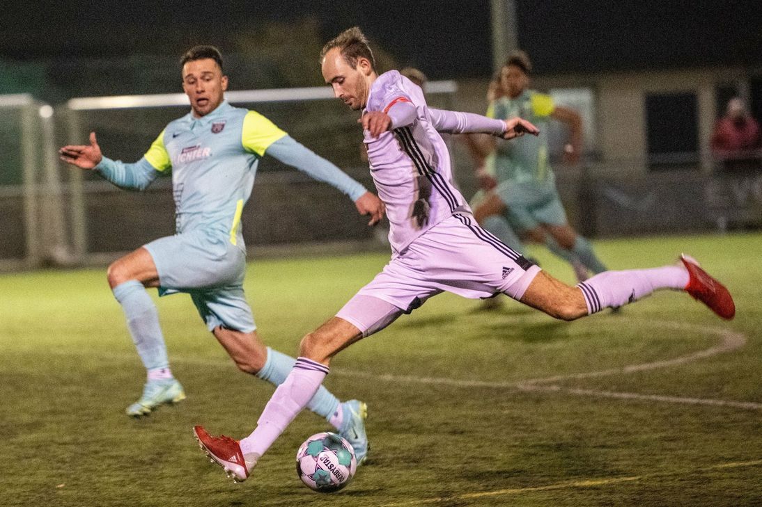 TuS-Kapitän Tim Schneider konnte einige positive Akzente auf der linken Außenbahn setzen, letztlich reichte es aber nicht um Zählbares in der Eifelstadt zu behalten.