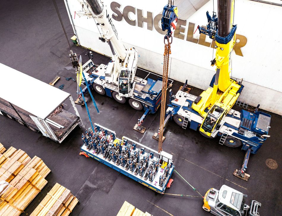 Transport des Einform-Gestells in Hellenthal.