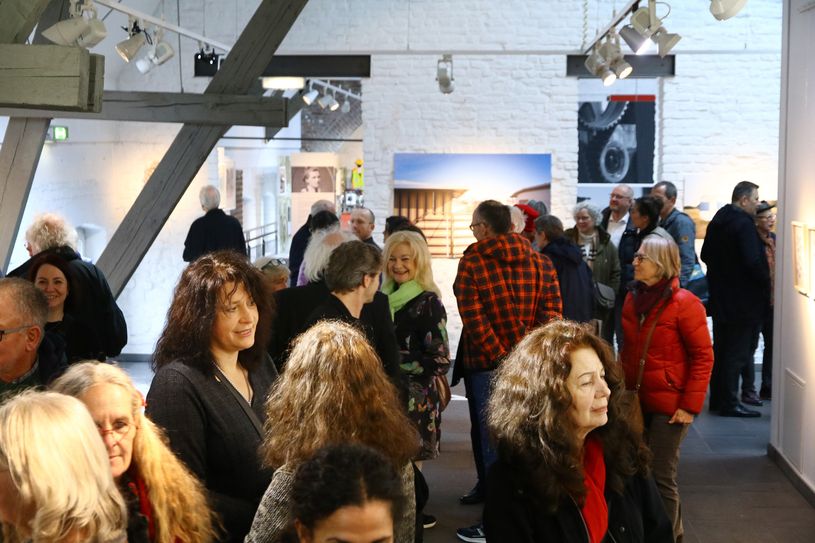 20 Kunstschaffende zeigen im Museum Zinkhütter Hof Werke in oder aus der Eifel.