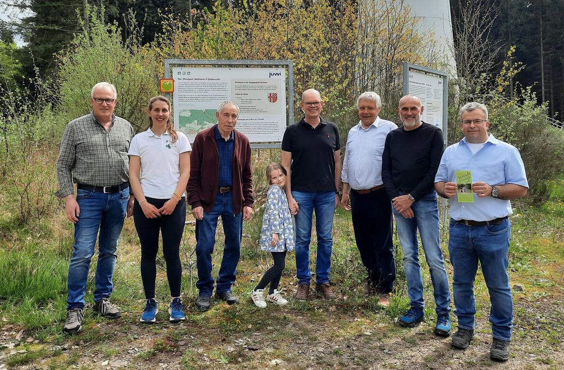 V.l.: Markus Becker, Lina Weinheimer, Alfons Nick, Charlotte und Christian Keimer, Lothar Seis, Klaus Dietrich und Uwe Hammes bei der Eröffnung.