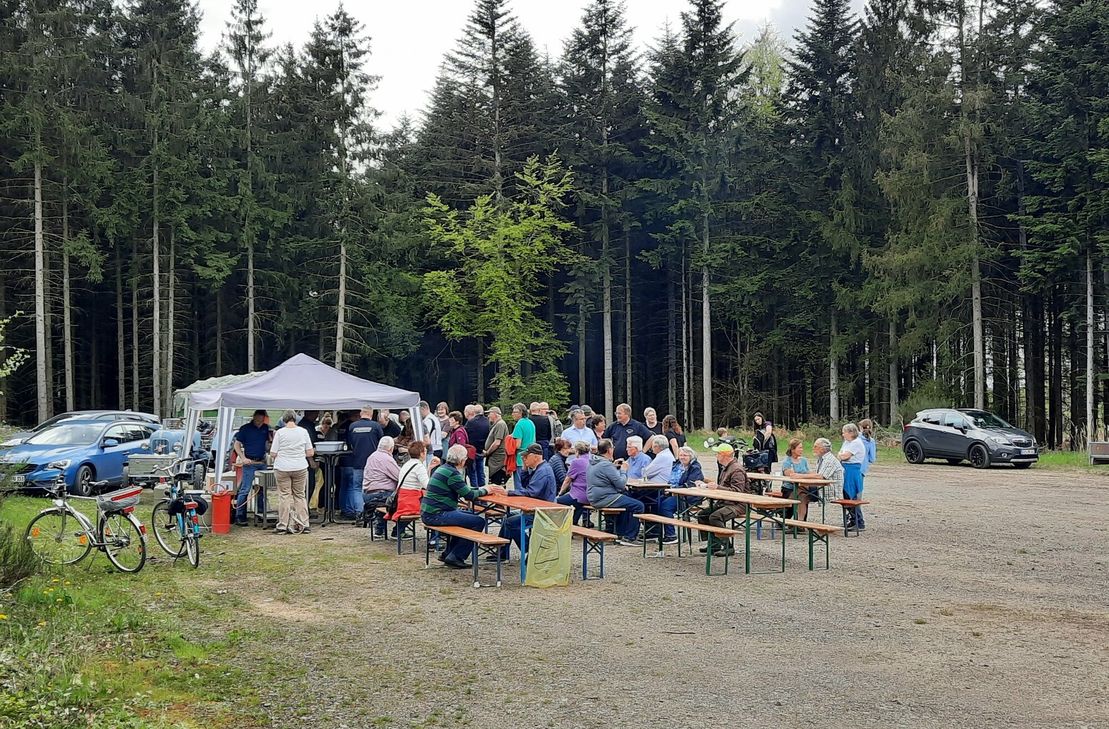 Der Weg "Spurensuche im Frankweiler Wald" wurde eröffnet.