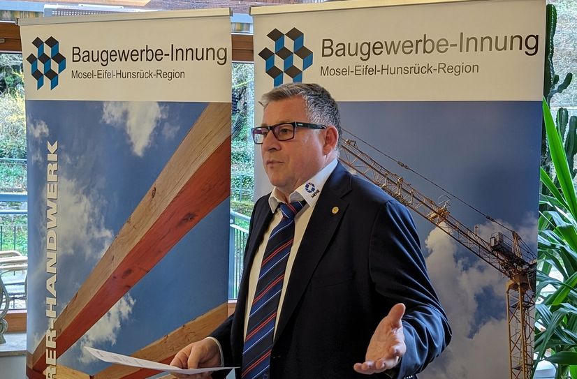 Obermeister Harald Schmitz fordert die Politik zum Handeln auf.