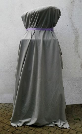 Das Denkmal des städtischen Behindertenbeirats für den Aktionstag wird derzeit noch von einer dicken Hülle geschützt. Foto: Behindertenbeirat Trier