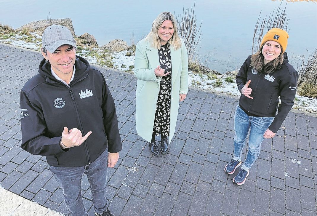 Ralf Hetkamp (v.li.), Jennifer Meuren und Francesca Klein stellten die 2. Auflage des EIFEL HERO Triathlons sowie den Ahrsteig Hero Run vor.