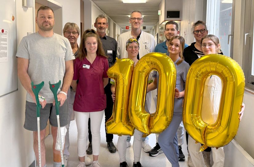 100 robotergestützte Operationen im Verbundkrankenhaus - da dürfen auch Luftballons zur Feier nicht fehlen ...