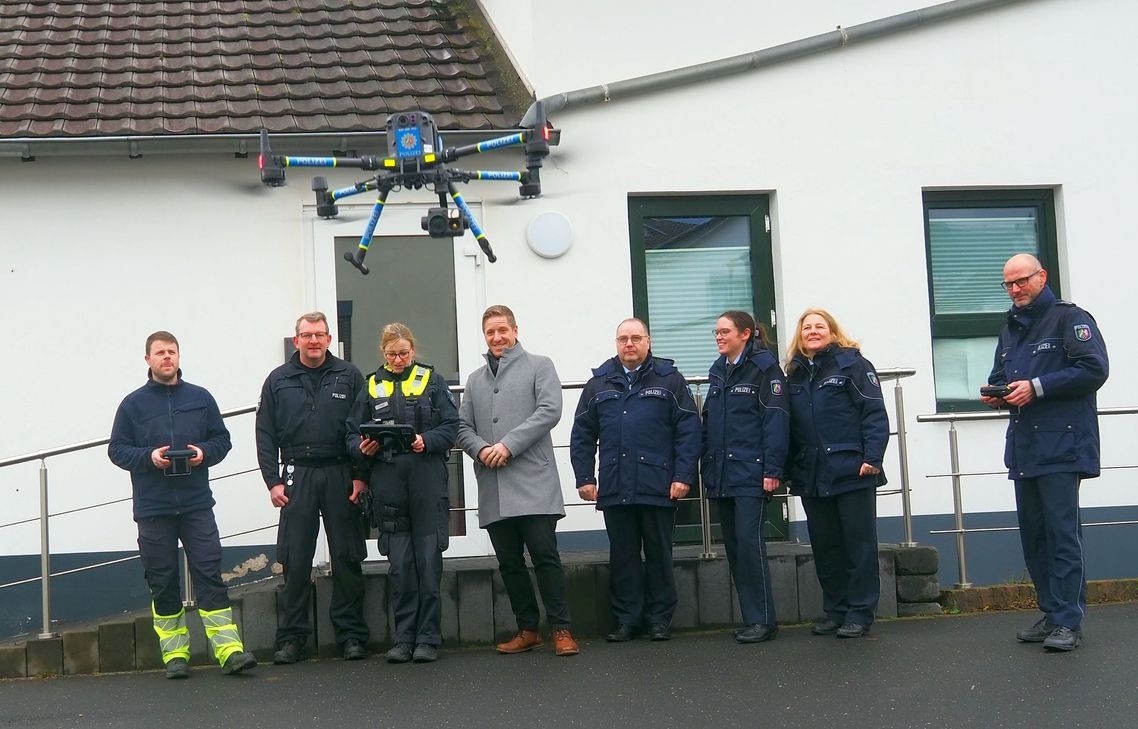 Und dann hob sie ab - die neue Polizei-Drohne DJI Matrice 300 RTK, kurz M300.