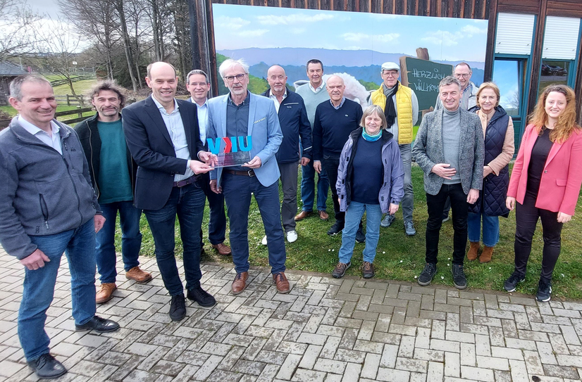 Landrat Volker Boch mit Vorstand Thomas Lorenz und
den Mitgliedern des RHE-Verwaltungsrates.