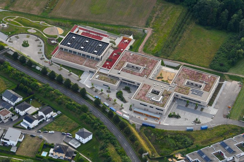 Das neue Frida-Kahlo-Schulzentrum in Schweich:Seit dem heutigen Montag ist hier mit dem Einzug der Schulen Leben eingekehrt.