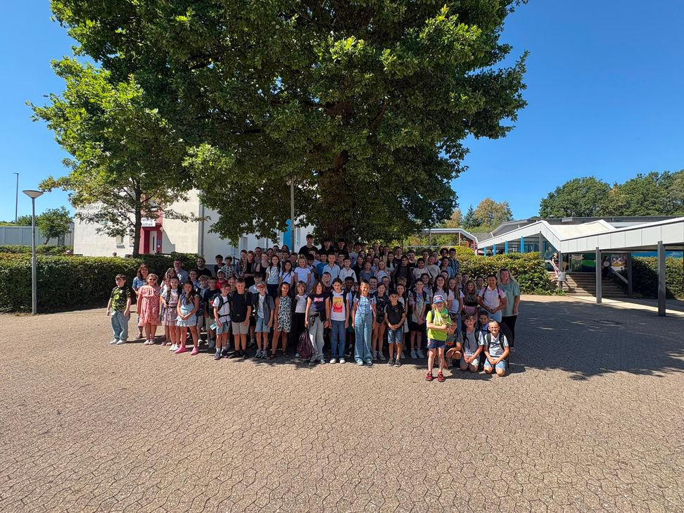 77 neue Fünftklässler wurden an der Kurfürst-Balduin-Realschule plus und Fachoberschule Kaisersesch willkommen geheißen.