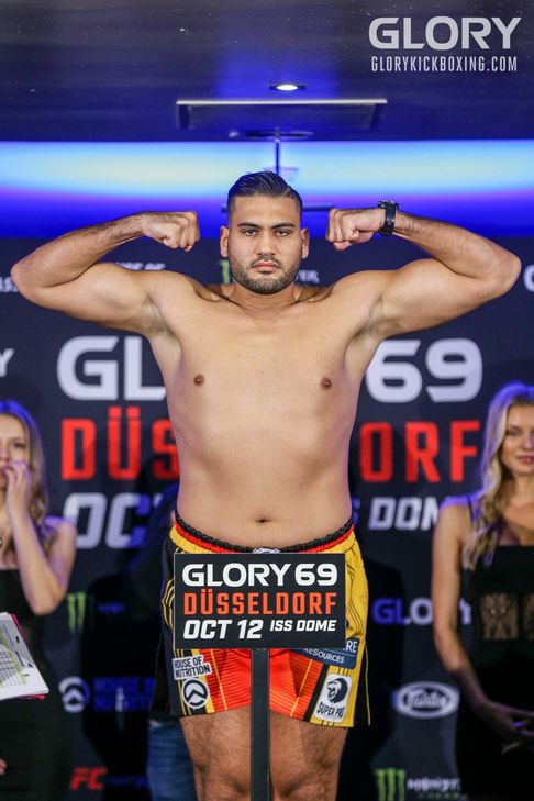 Mohamed Abdallah brachte beim Wiegen mehr auf die Waage. Foto: Glory