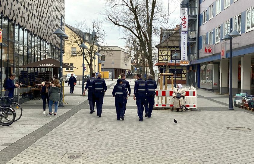 Der kommunale Vollzugsdienst ist aktuell intensiv damit beschäftigt, die Einhaltung der verfügten Corona-Schutzmaßnahmen zu überprüfen.