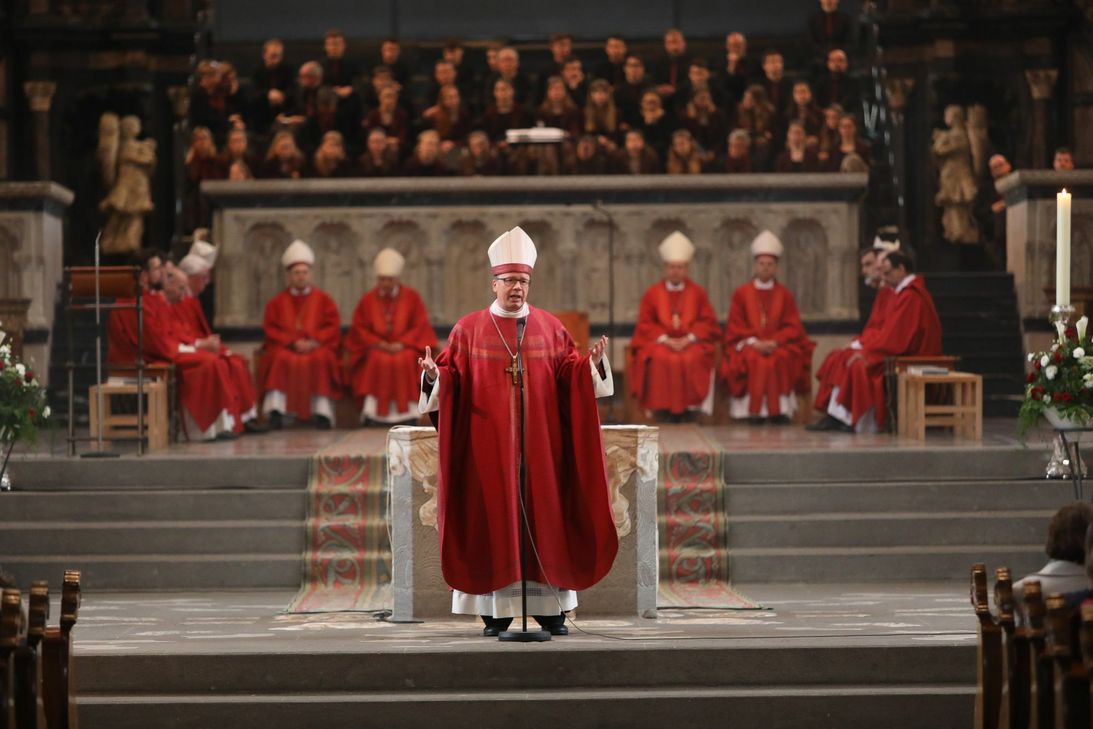 Bischof Stepahn Ackermann hat die Heilig-Rock-Tage eröffnet. Foto: Bistum