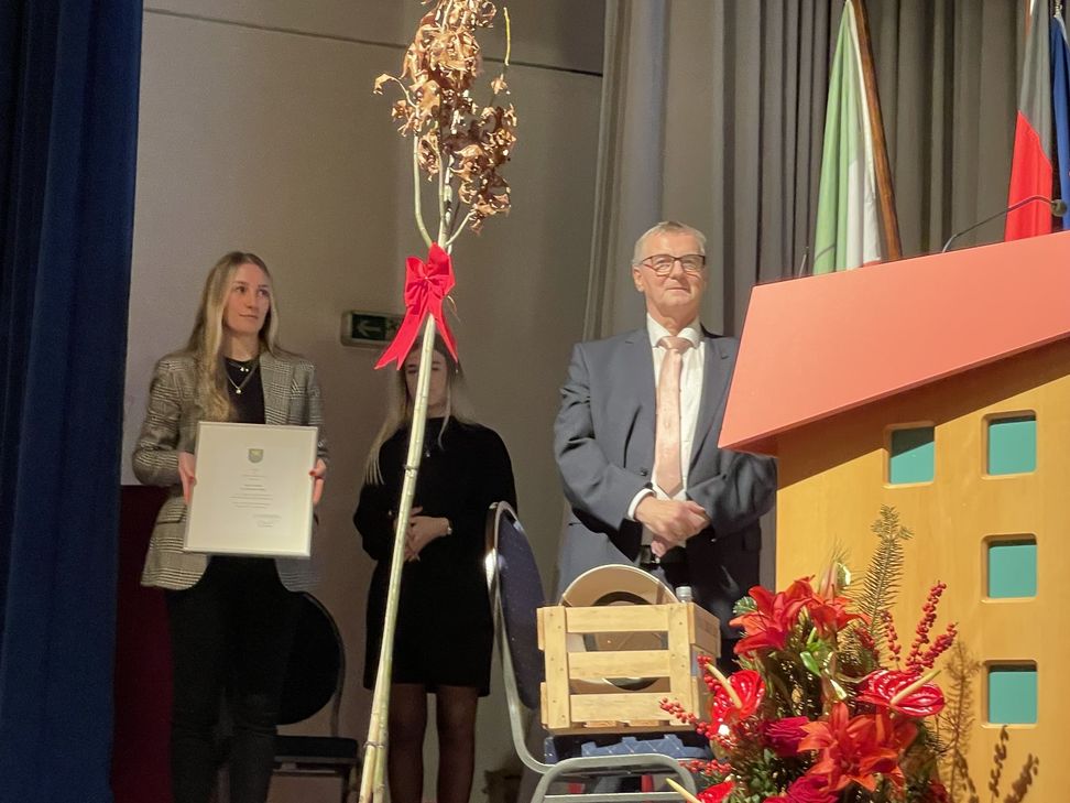 Natürlich gab es auch Geschenke, wie diese Stiel-Eiche.