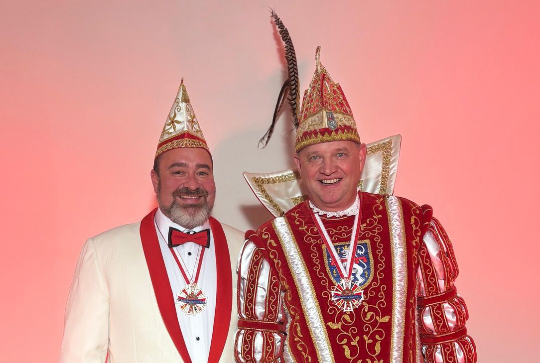 Prinz Norbert I. mit seinem Adjutant Sven.