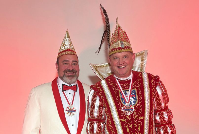 Prinz Norbert I. mit seinem Adjutant Sven.