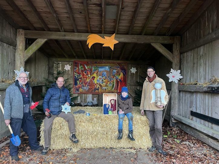 Nach erfolgreicher Premiere laden Vincent Tüpper (v.l.), Reiner Stollenwerk und André Koll wieder zum Spaziergang über den Steckenborner Krippenweg ein.