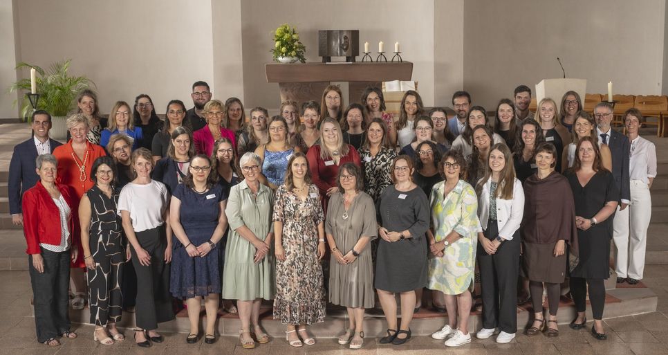 Das Team des Bildungszentrums Eifel-Mosel kümmert sich regional und überregional um die Aus-, Fort- und Weiterbildung von jungen Menschen und Fachkräften im Gesundheits- und Sozialwesen.